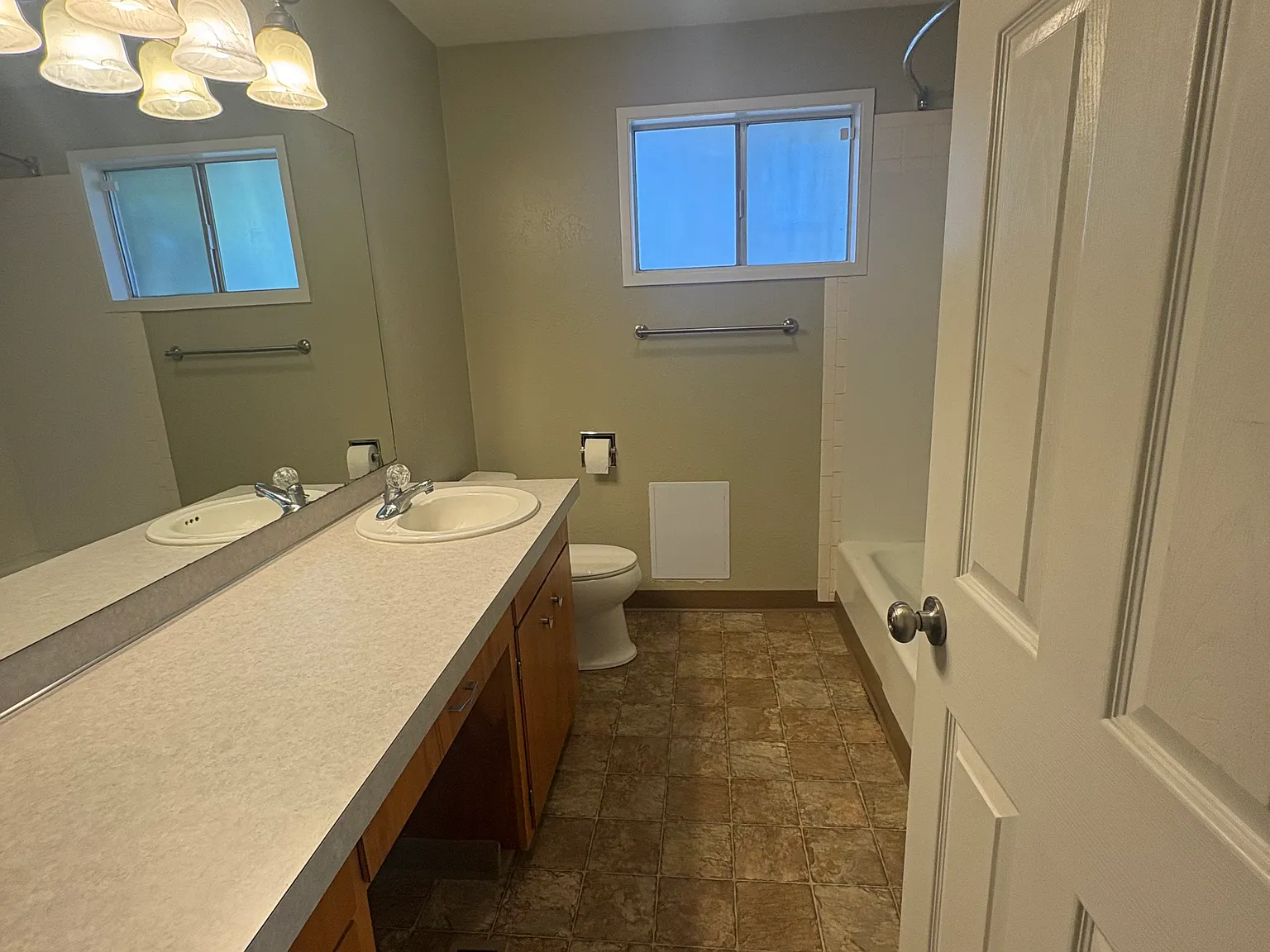 2 bed, 950 sqft, $1,650 — Photo 4