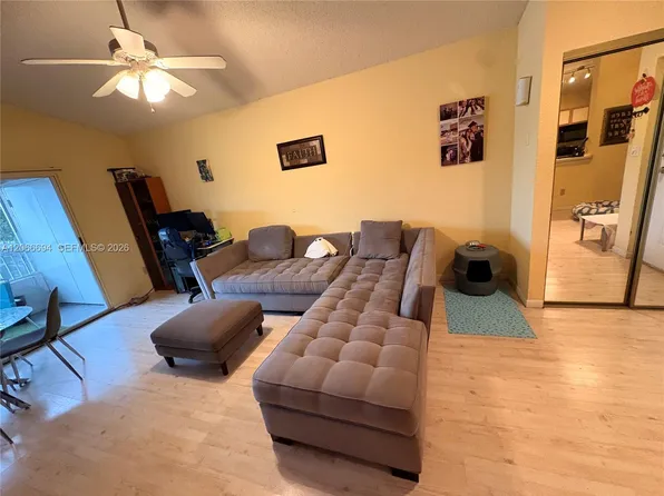 2880 N Oakland Forest Dr APT 313, Fort Lauderdale, FL 33309