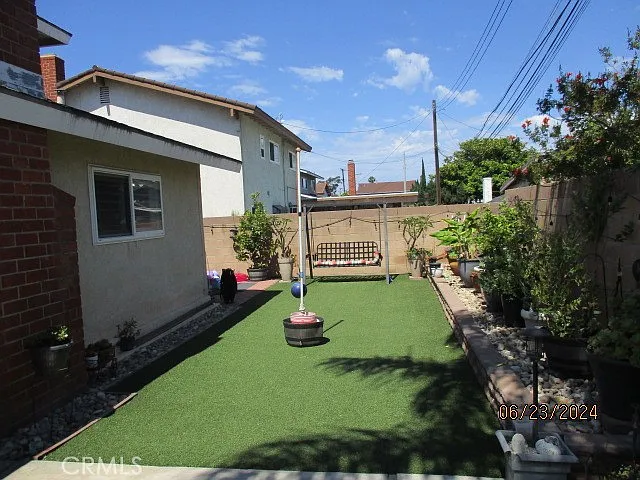 3521 Spencer St — Photo 8