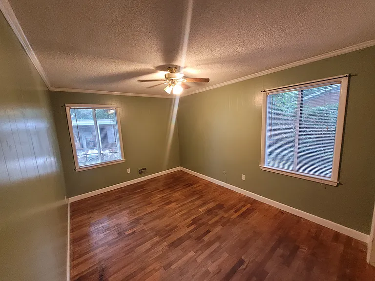 4901 Oriole Dr — Photo 11