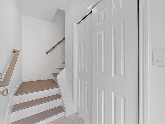 3rd image of 41 Hoffman St Floor 2