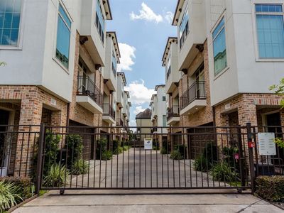 1030 W 26th St #C, Houston, TX, 77008