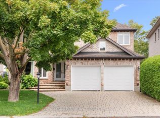 4 Wellsmere Ct, Ottawa, ON K2E8C2