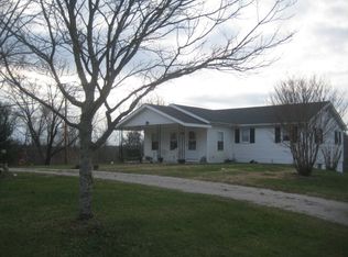 1000 Old Fox Rd, Irvine, KY 40336