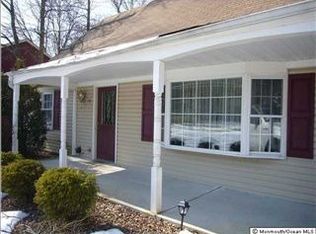 19 Overlea Ln, Aberdeen, NJ 07747