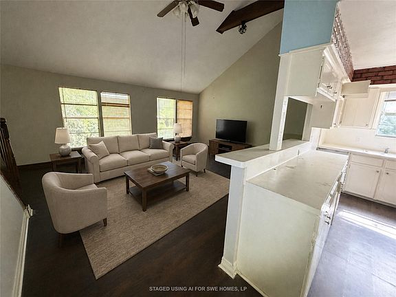 3rd image of 8939 Intervale St