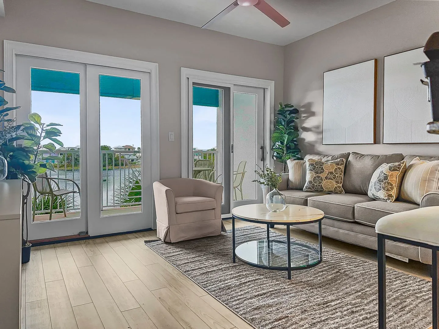 Newly remodeled condo in the heart of Carillon Village with spectacular views! — Photo 3