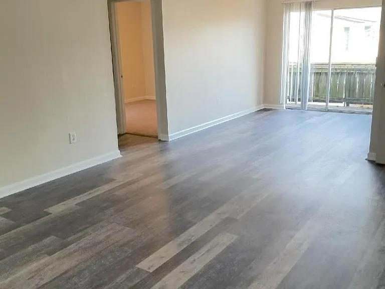 Woodland Trace Apartments — Photo 21