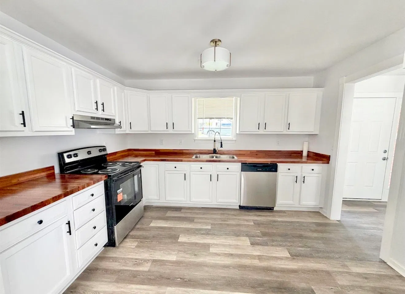 3 bed, 1398 sqft, $1,650 — Photo 3