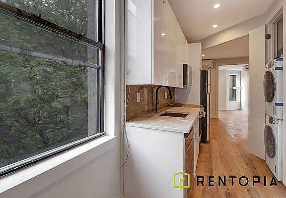 2nd image of 1049 Bergen St #3