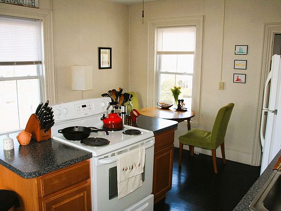 Furnished kitchen