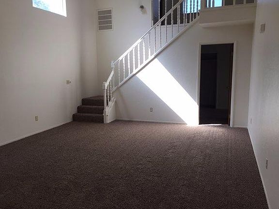3rd image of 2506 E Tulare Ave