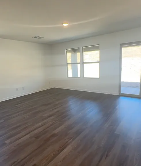 848 Hoffman Dr — Photo 6