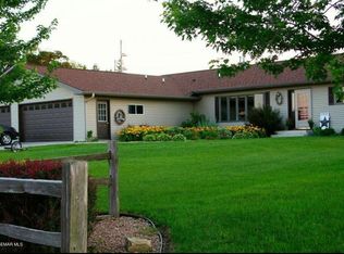 409 7th St, Goodhue, MN 55027