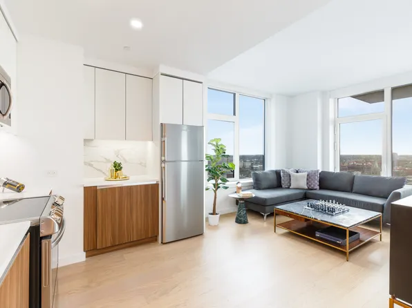 123 Linden Boulevard image 2 of 16