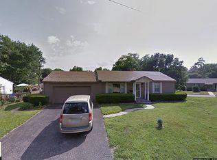 2718 Southeast Trl, Saint Joseph, MO 64506