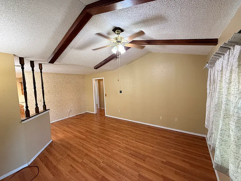 202 Burkle Ave #1 — Photo 2