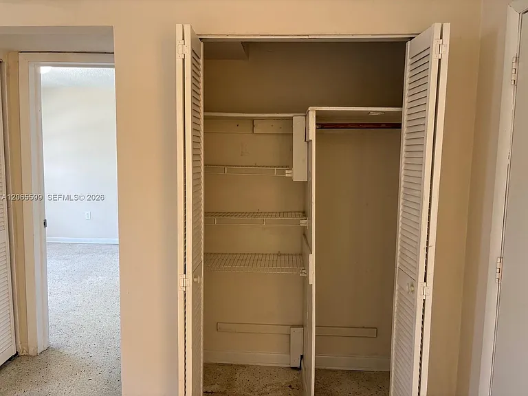 1838 SW 4th St #5 — Photo 6