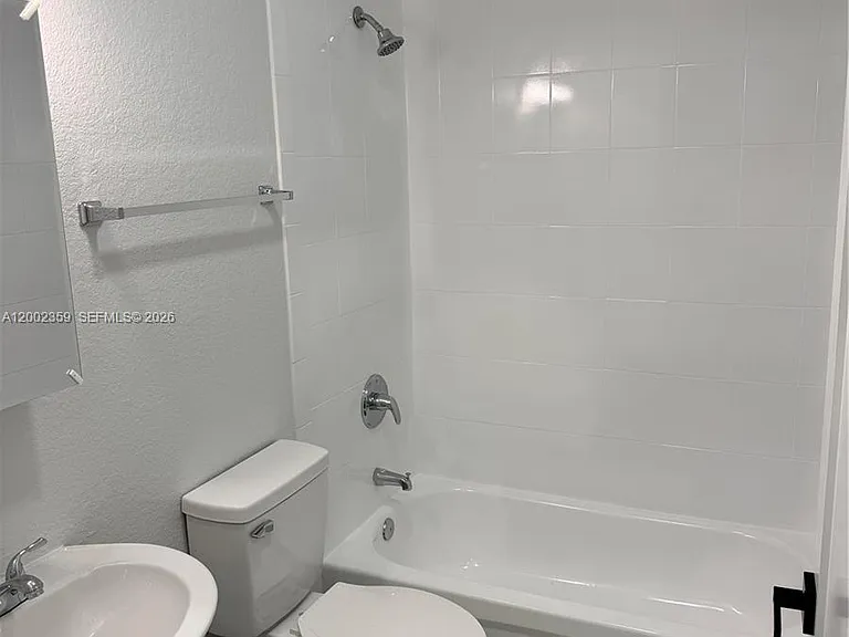 7608 NW 38th Ct #14 — Photo 4