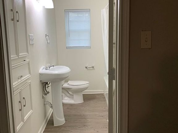 4th image of 4308 Roberts St