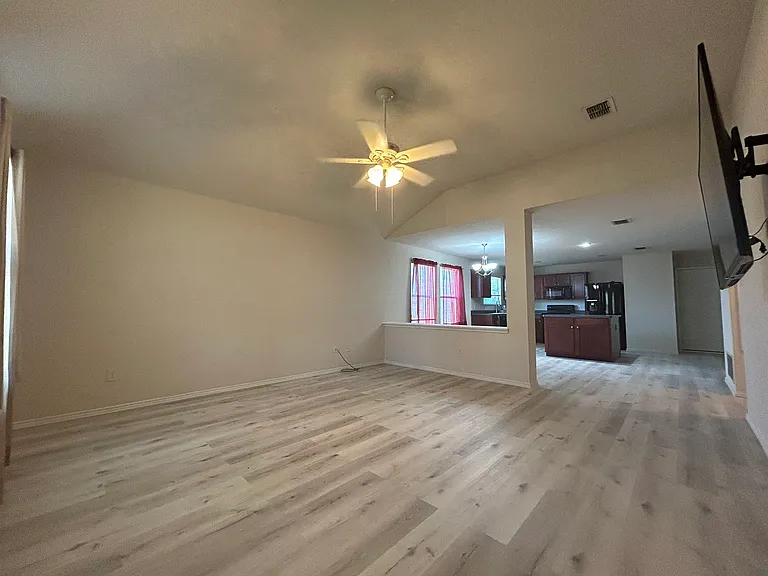 9213 Centennial Dr — Photo 5