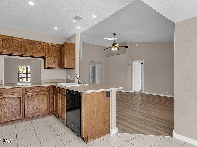 4307 E Karen Dr — Photo 17