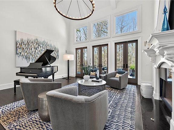 4th image of 765 Old Saddle Ln