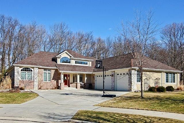 1st image of 1044 Silverwood Pl