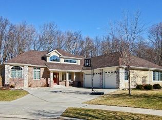 1044 Silverwood Pl, West Bend, WI 53090