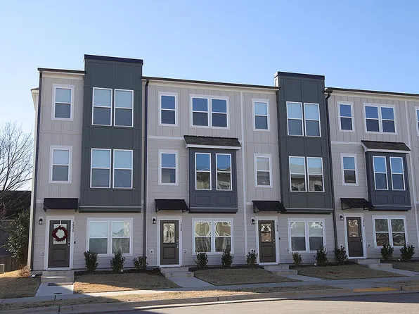 1928 Robin Hill Ln, Raleigh, NC 27610