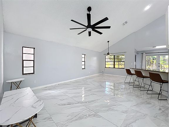 4th image of 622 Anhinga Rd