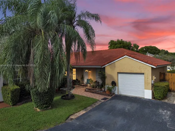 10209 NW 57th Ter, Doral, FL 33178