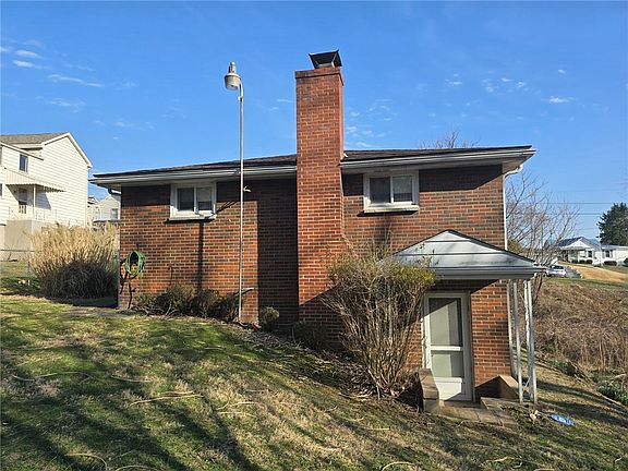 2nd image of 719 Julia St