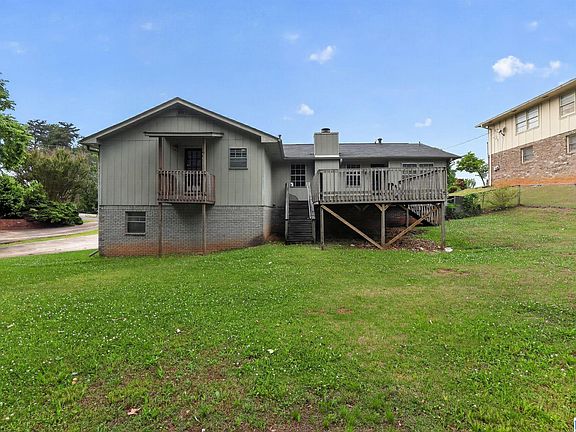 3rd image of 809 Worchester Ct