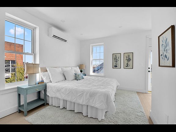 3rd image of 2424 Esplanade #3