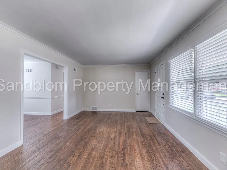 5169 S Troost Ave — Photo 5