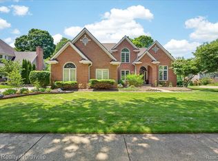 20909 Dundee Dr, Novi, MI 48375