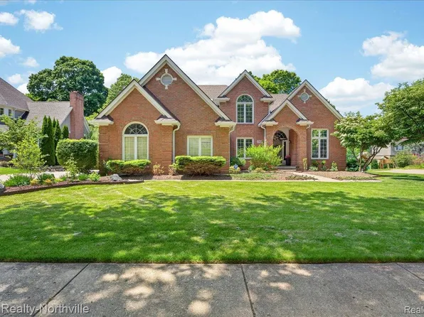 20909 Dundee Dr, Novi, MI 48375