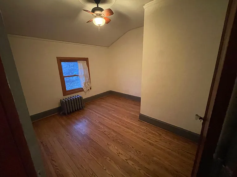 319 Dewey St — Photo 24