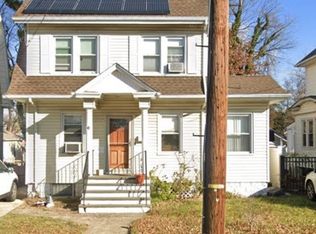 40 Raymond Ter, Elizabeth, NJ 07208