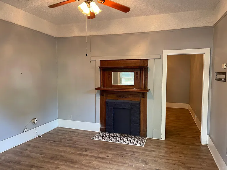 112 N Rembert St — Photo 3