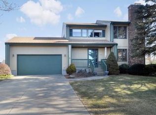 130 Lauren Dr, Seekonk, MA 02771