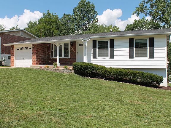 3rd image of 10821 Atterbury Dr