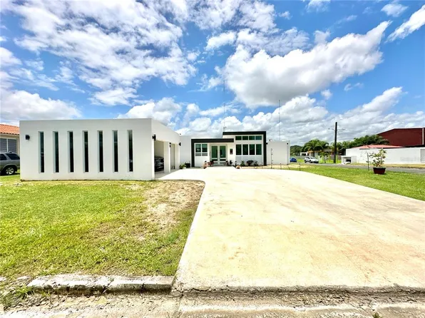 107 Calle Flamboyan, Dorado, PR 00646