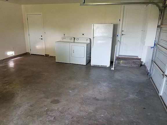 3rd image of 763 E Northridge Ave