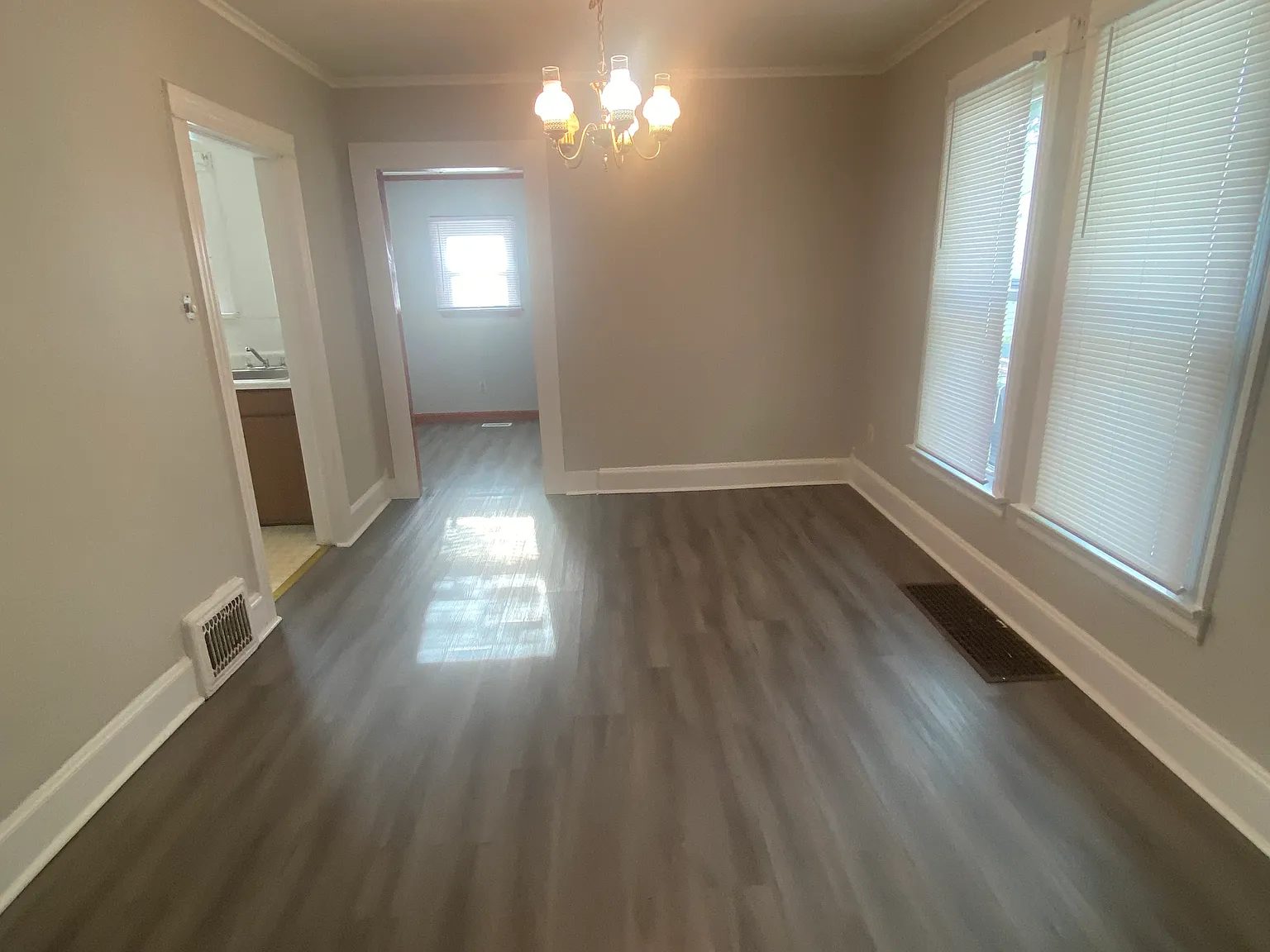 2 bed, 1300 sqft, $1,095 — Photo 3