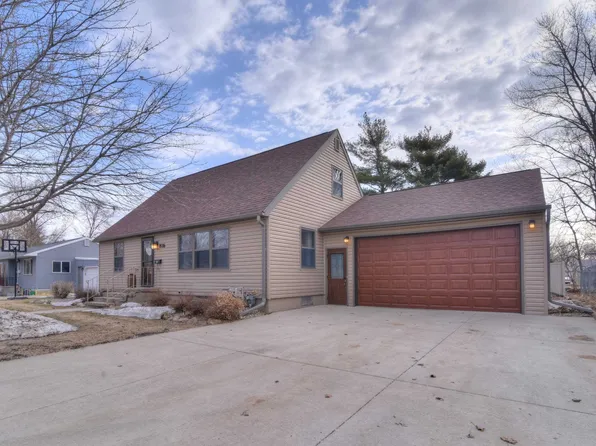 826 N 13th St, Estherville, IA 51334