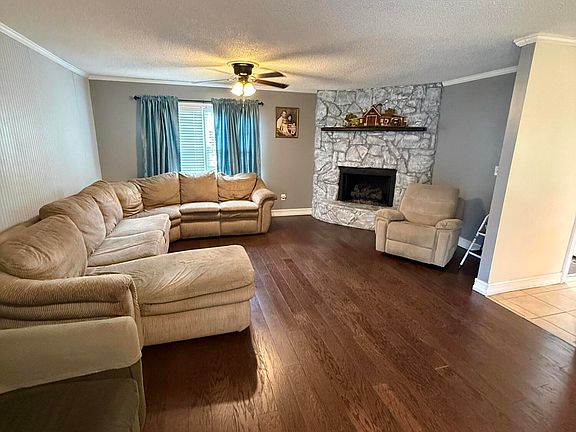 3rd image of 170 Woodmont Dr