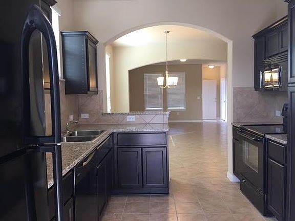 4th image of 411 Crater Lake Dr
