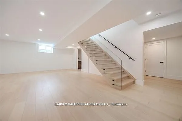 3279 Lakeshore Rd — Photo 39